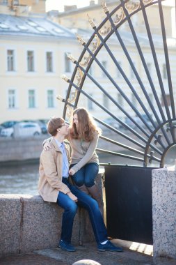 saint-petersbur summer garden civarındaki Romantik Çift dating