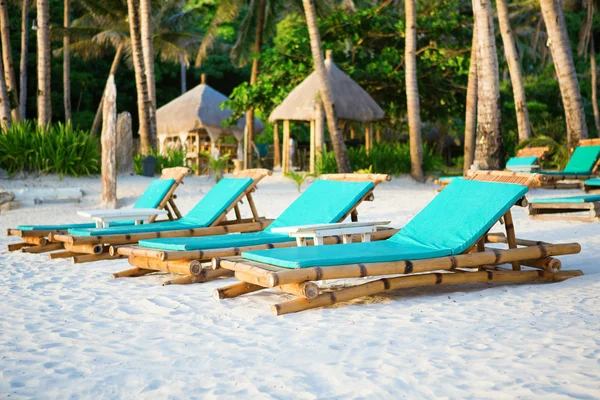 Deckchairs at the perfect white sand beach on Boracay, Philippin — Stock Photo, Image