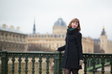 mutlu genç bir öğrenci de paris