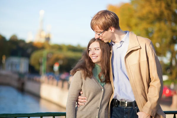 Happy young romantic couple outdoors — Stock Photo, Image