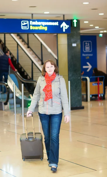 Touriste à l'aéroport — Photo