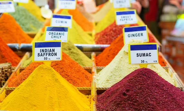 Kryddor på den turkiska marknaden — Stockfoto