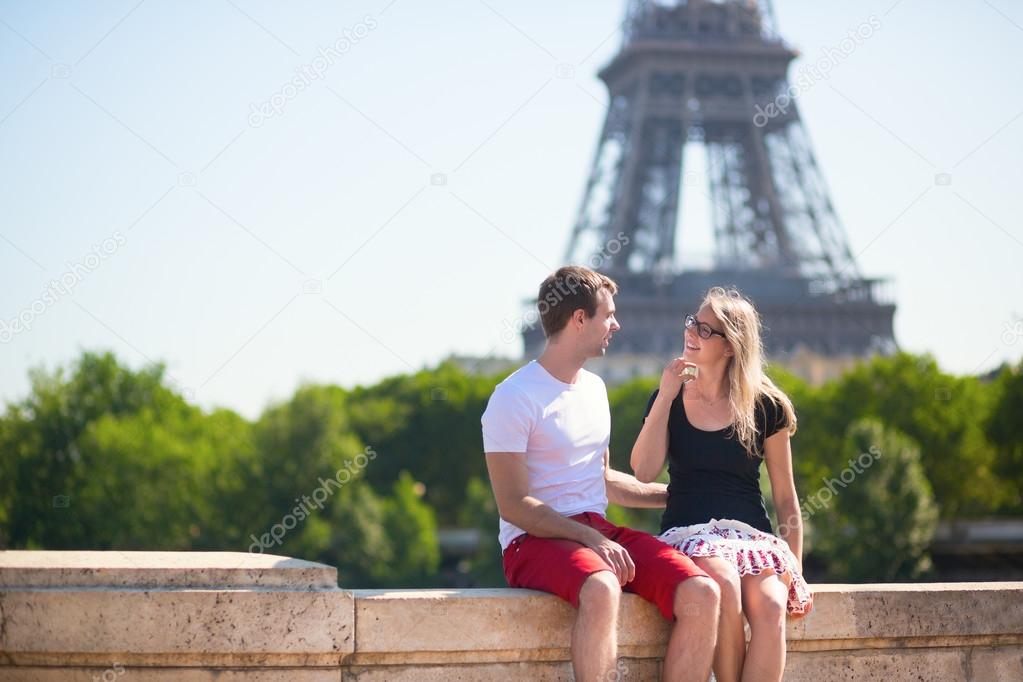 Couple with the Eiffel tower in the background