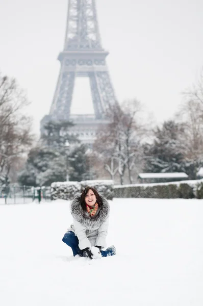 Happy young enjoying beautiful snowy day — Stock Photo, Image