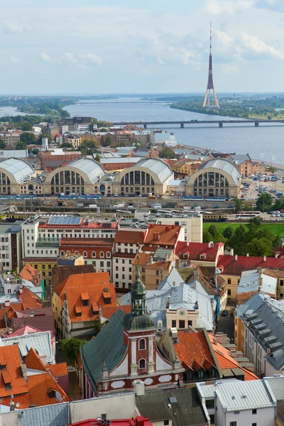 Blick auf Riga von der Peterskirche Stockbild