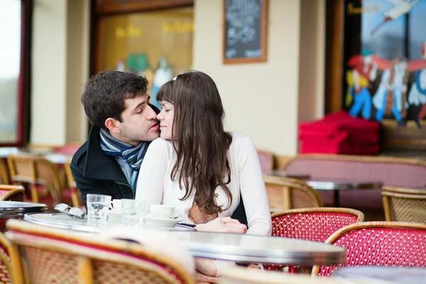 Couple dans un café — Photo