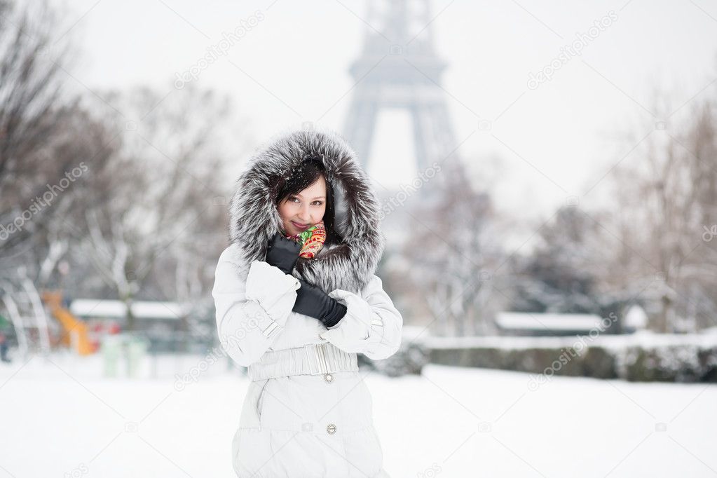 Girl in front of the Eiffel tower