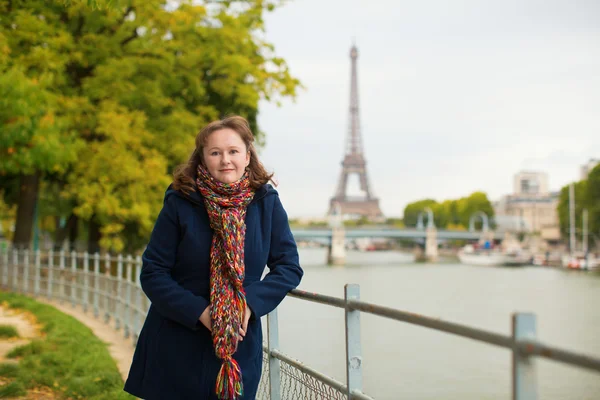 Žena v Paříži — Stock fotografie