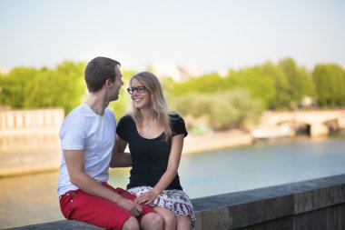iki paris içinde kalma