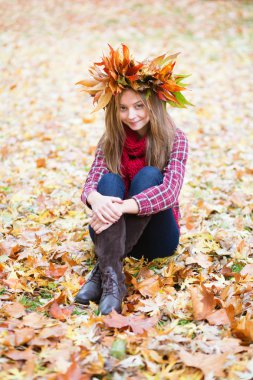 sonbahar çelenk kız