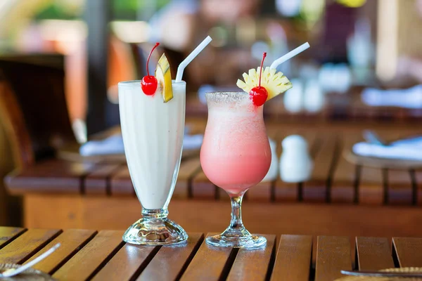 Två milkshake i en strandrestaurang — Stockfoto