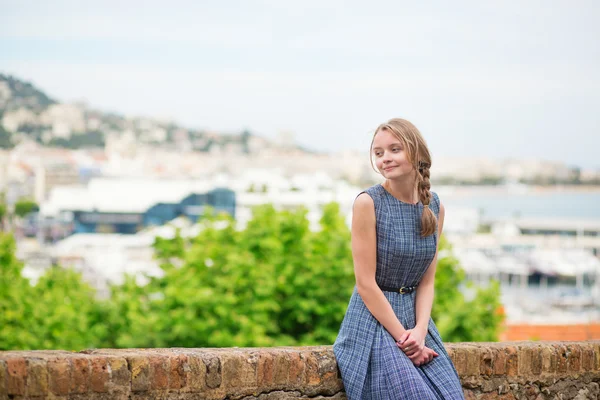 Menina em Cannes, França — Fotografia de Stock