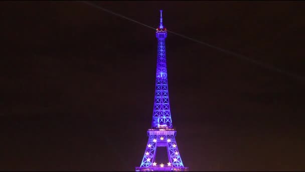 Parijs Frankrijk Januari 2022 Eiffeltoren Draagt Kleuren Van Europese Vlag — Stockvideo