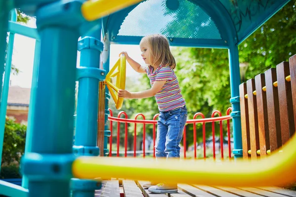 Adorable Little Girl Playground Sunny Day Preschooler Child Playing Slide — Stock Photo, Image