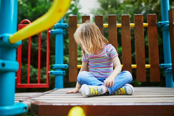 Adorable Little Girl Playground Sunny Day Preschooler Child Playing Slide — Stock Photo, Image