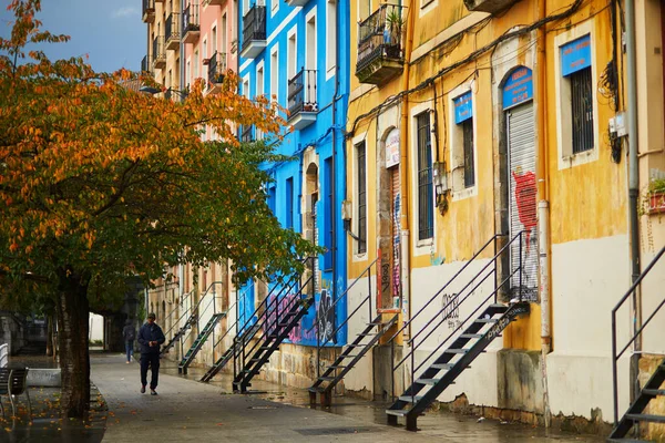 Bilbao Espanha Novembro 2021 Edifícios Coloridos Numa Rua Bilbau País — Fotografia de Stock