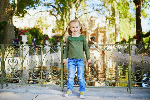 Adorable Preschooler Girl Enjoying Nice Sunny Autumn Day Outdoors Happy — Stock Photo, Image