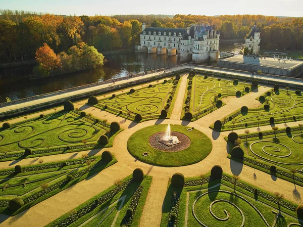 2021年11月6日 切农索 法国城堡及其在法国哲尔河上花园的空中无人驾驶图像 — 图库照片