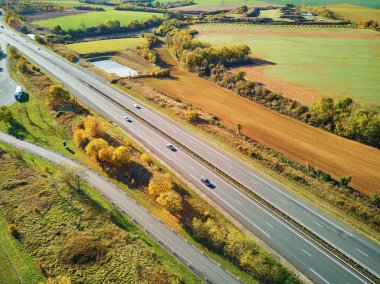 Fransa 'nın güzel kırsal ve otoyolunun hava aracı görüntüsü