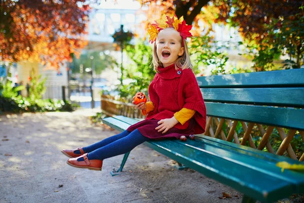 Adorable Little Girl Red Poncho Walking Autumn Park Sunny Fall — Stock Photo, Image