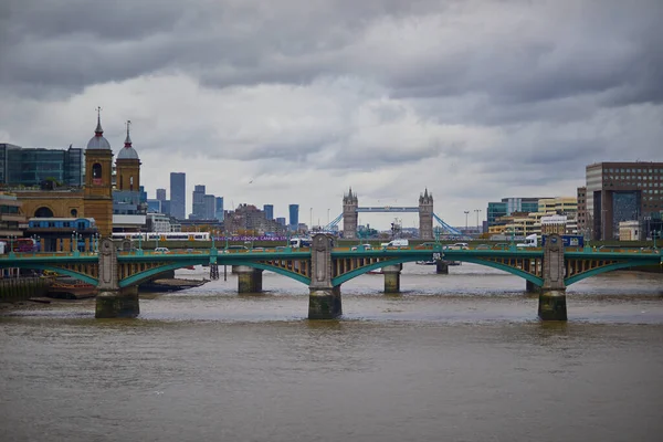 Scenic View London Skyline Foggy Fall Day — Zdjęcie stockowe