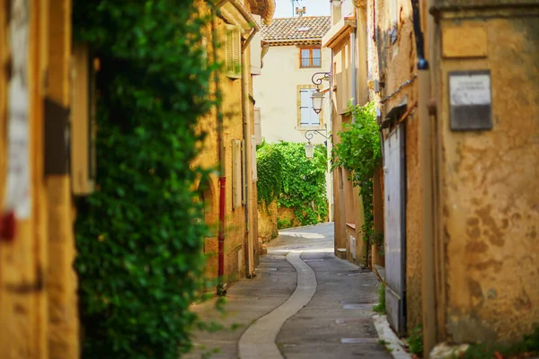 Fransa Nın Provence Kentindeki Lourmarin Köyünün Güzel Eski Sokakları — Stok fotoğraf