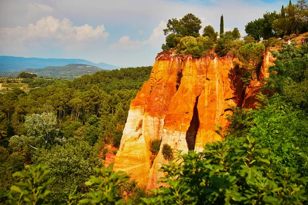 Scenic View Red Orange Ridge Colorful Ochre Canyon Roussillon Provence — Fotografia de Stock