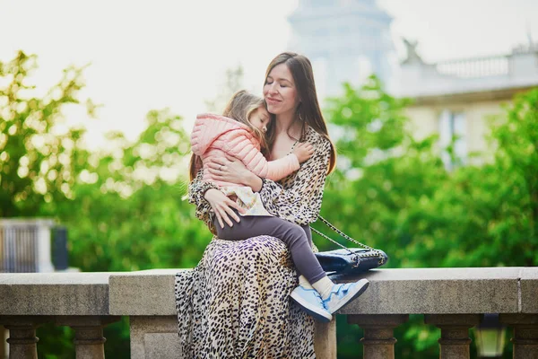 Happy Family Two Enjoying Trip Paris France Mother Daughter Eiffel — Stock Photo, Image