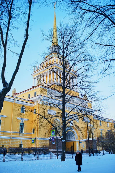 Malowniczy Widok Budynek Admiralicji Petersburgu Rosja Piękny Zimowy Dzień — Zdjęcie stockowe