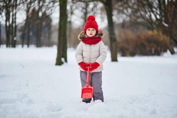 Adorable Preschooler Girl Having Fun Beautiful Winter Park Snowy Cold — Stock Photo, Image