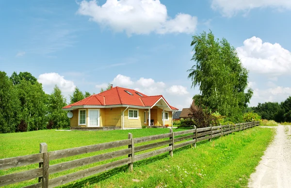 Detached country home. — Stock Photo, Image