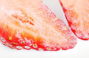 stravberry yarısı.