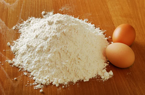 Mjöl och ägg. — Stockfoto
