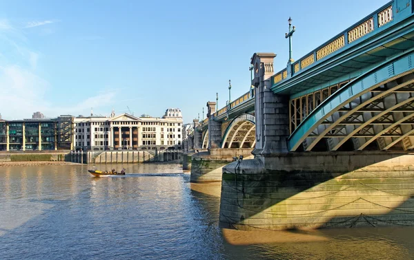 Southwark bridge. — Stock fotografie