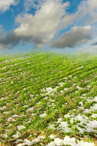 Snow on the land. — Stock Photo, Image