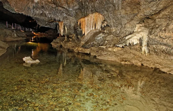 Tropfsteinhöhle. — Stockfoto