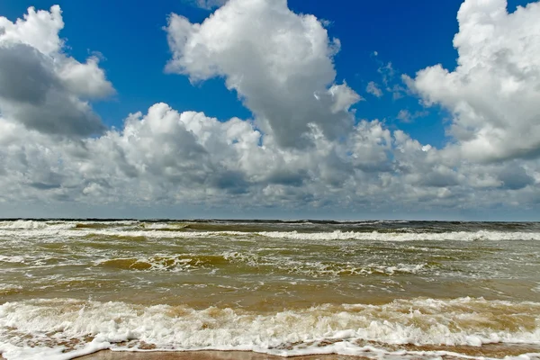 Stormachtige zee. — Stockfoto