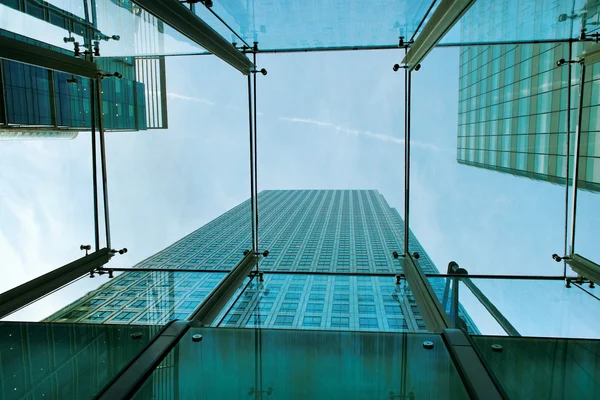 Met het oog op de wolkenkrabbers. — Stockfoto