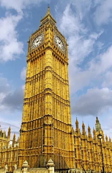 Big Ben Tower v Londýně. — Stock fotografie