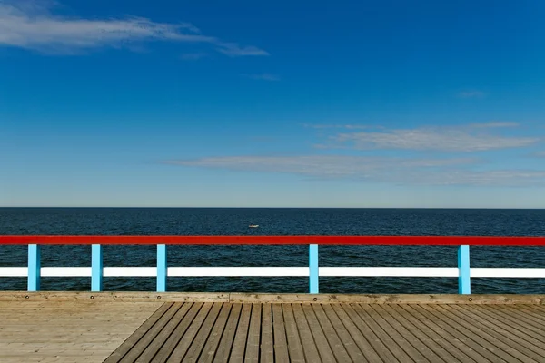 Bro till havet. — Stockfoto