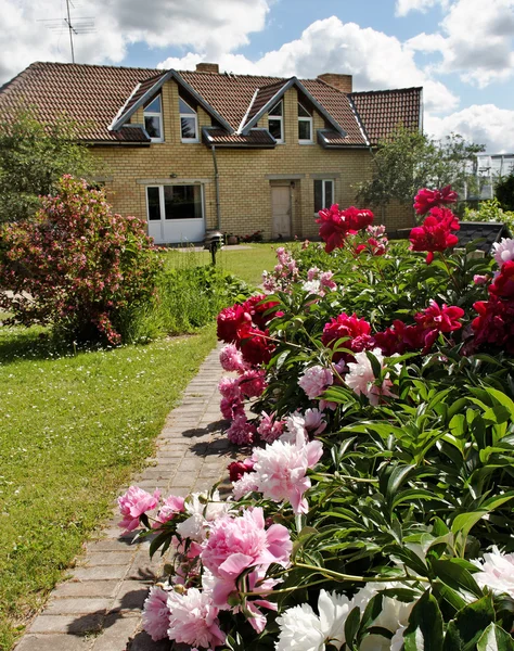 Detached house. — Stock Photo, Image