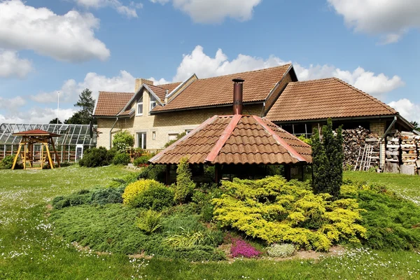 Detached house. — Stock Photo, Image