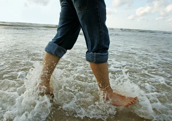 Människan vid havet. — Stockfoto