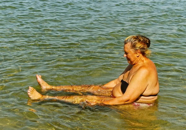 Sanación en el agua salada . — Foto de Stock