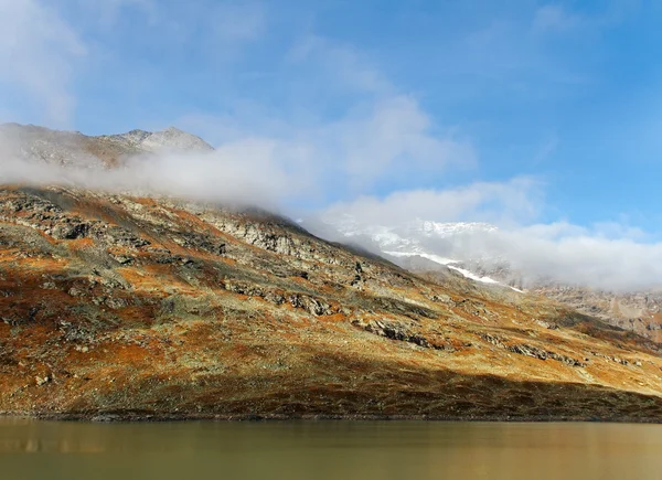 Altos Alpes montañas . — Foto de Stock