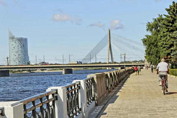 Riga vid floden. — Stockfoto