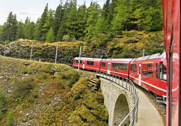 Treno rosso . — Foto Stock