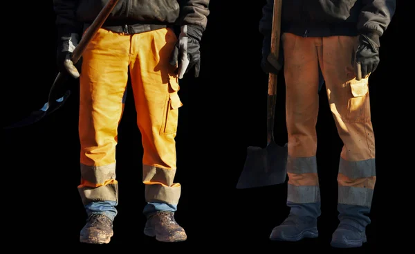 Команда Дорожных Рабочих Лопатами Изолированных Черной Поверхности — стоковое фото