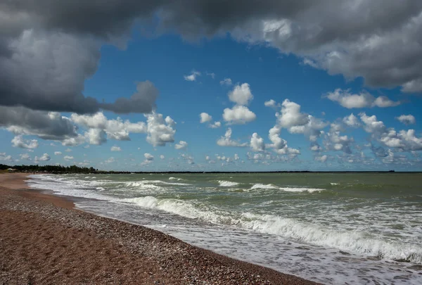 阳光灿烂的波罗的海景色 — 图库照片