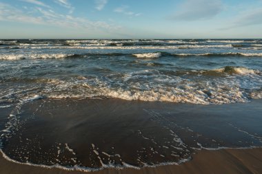 Baltık Denizi dalgalarının görüntüsü.